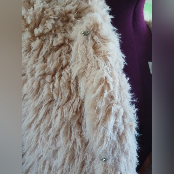 GB furry coat - Picture 5 of 10